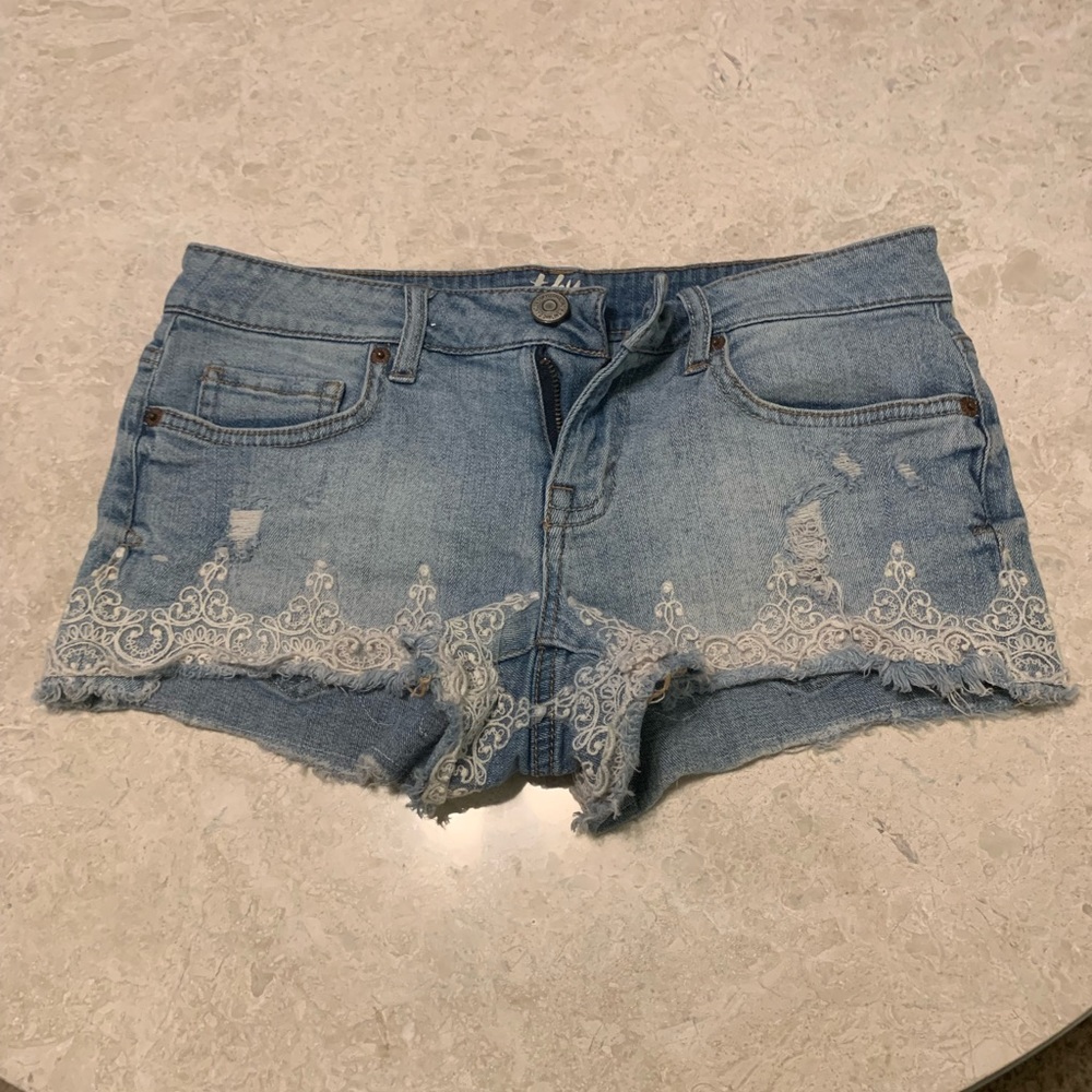 Daisy Duke type denim shorts